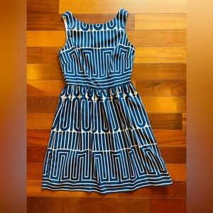 Trina Turk-Geometric Pattern Dress Blue white EUC everyday size 2 women’s